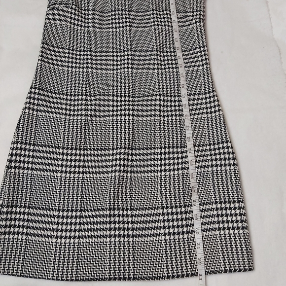 𝅺h&m Dress with Stand-up Collar - Picture 11 of 13